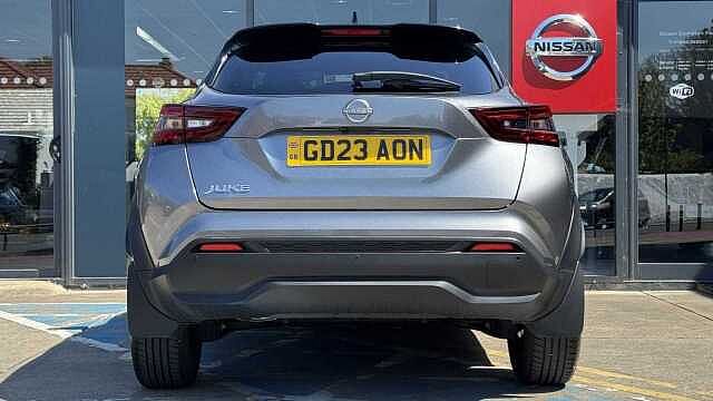 Nissan Juke 1.0 DIG-T N-Connecta (114ps) 5-Door Hatchback