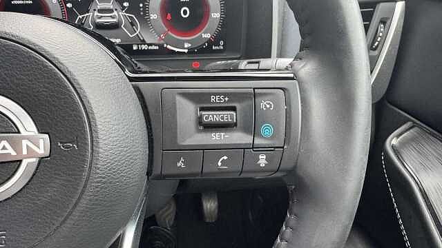 Nissan Qashqai 1.3 DiG-T MH Tekna 5dr