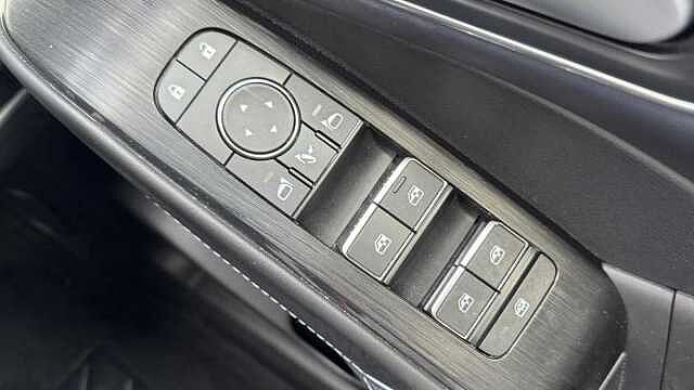 Nissan Qashqai 1.3 DiG-T MH Tekna 5dr