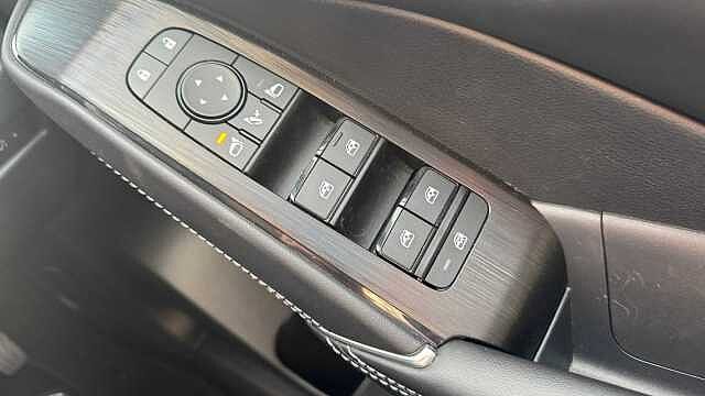 Nissan Qashqai 1.3 DiG-T MH N-Connecta 5dr