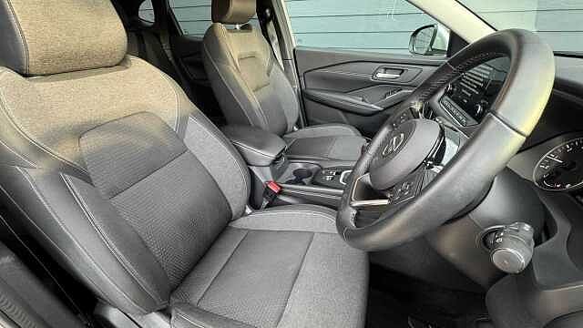 Nissan Qashqai 1.3 DiG-T MH N-Connecta 5dr