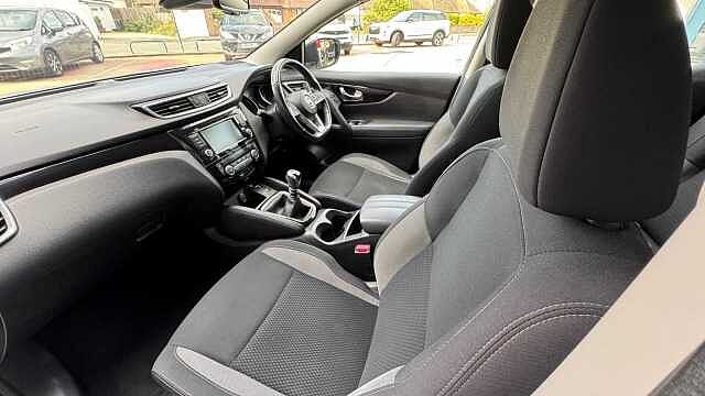 Nissan Qashqai 1.3 DiG-T Acenta Premium 5dr