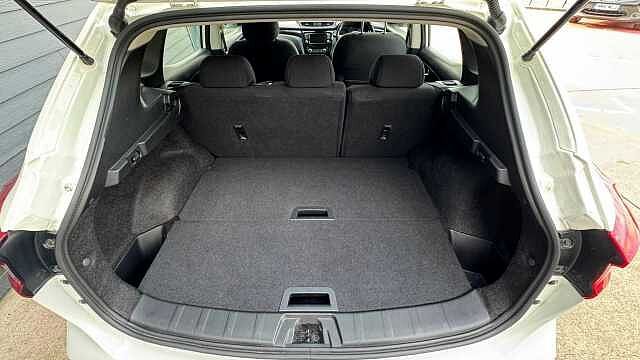 Nissan Qashqai 1.3 DiG-T Acenta Premium 5dr