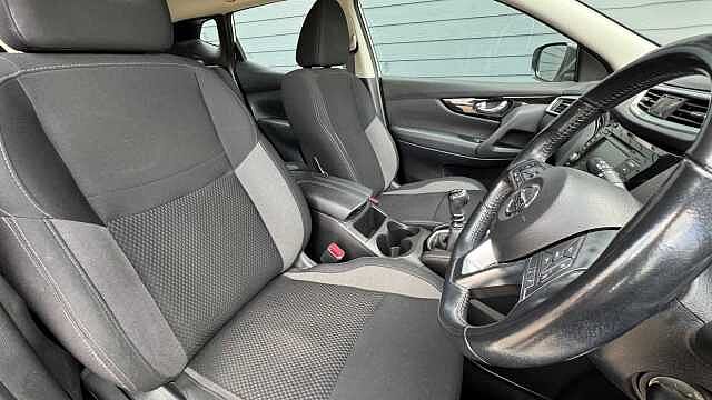 Nissan Qashqai 1.3 DiG-T Acenta Premium 5dr