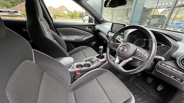 Nissan Juke 1.0 DiG-T N-Connecta 5dr