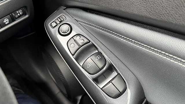 Nissan Juke 1.0 DiG-T N-Connecta 5dr