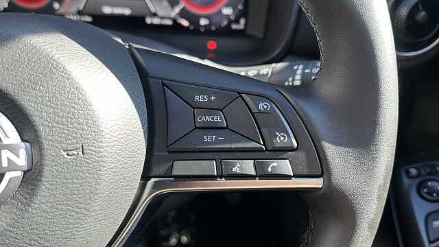 Nissan Juke 1.0 DiG-T N-Connecta 5dr DCT