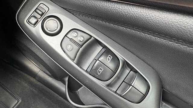 Nissan Juke 1.6 Hybrid N-Connecta 5dr Auto